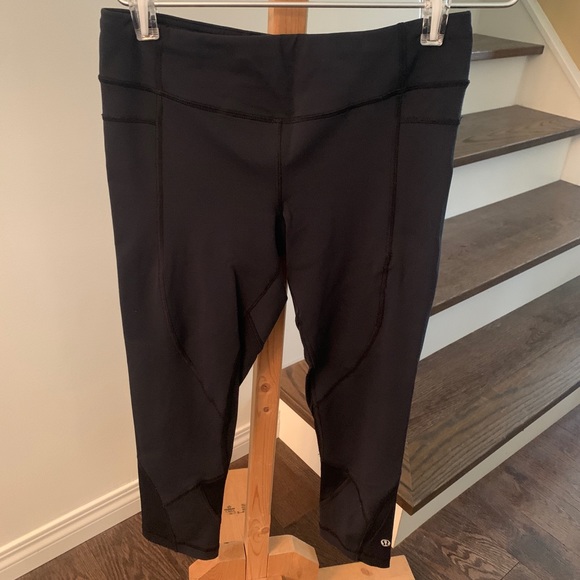 🍋Lululemon Crop Wet Dry Warm black leggings SZ 6 - Picture 1 of 7